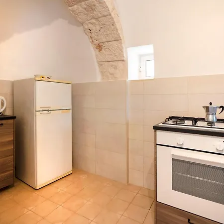 Dom wakacyjny Guesthost - Trullo Grecla With Pool And Parking *